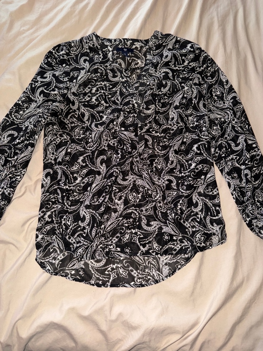 Gap Women’s Black Paisley Long-Sleeve Blouse Sheer